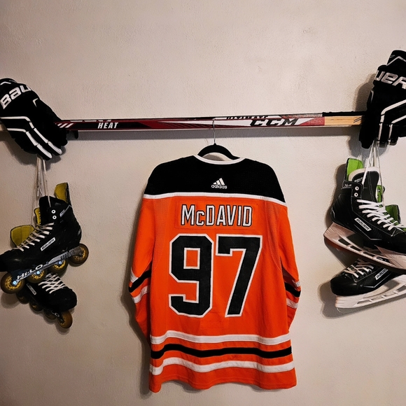 Authentic Adidas Edmonton Oilers Connor McDavid Jersey - Picture 6 of 6